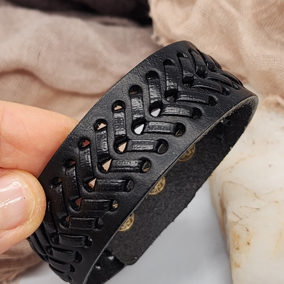 Genuine Black Leather Unisex Designer Bracelet Antique Gold Bronze Clip - Picture 3 of 10